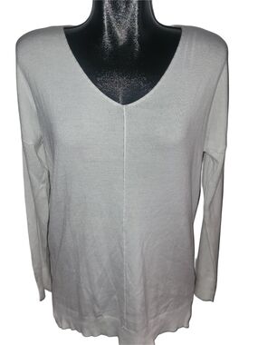 White V-Neck Long Sleeve Lightweight Sweater NWT Size S